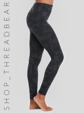 NWOT [SPANX] Black Gray · Grey Camo Compression Leggings | Medium Shaping Tight